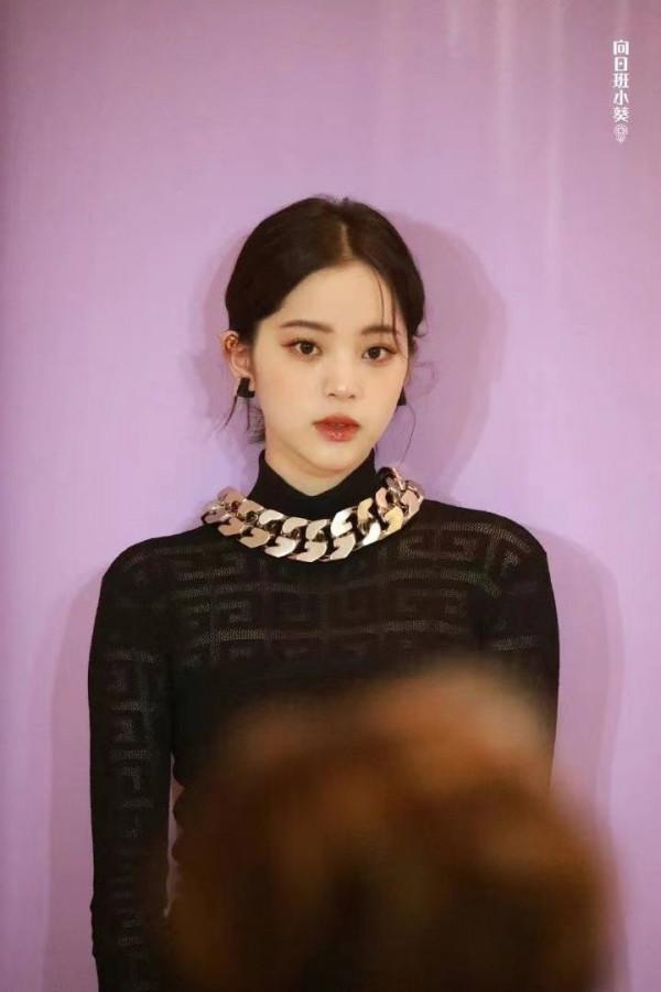 歐陽娜娜終於出爆火的“千金妝”教程了!素顏懟臉拍,妝容全曝光 歐陽娜娜終於出爆火的“千金妝”教程了!素顏懟臉拍,妝容全曝光