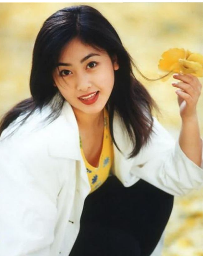 來自回族的這5位女星,個個靚條順氣質佳,誰的美麗驚豔到你? 來自回族的這5位女星,個個靚條順氣質佳,誰的美麗驚豔到你?