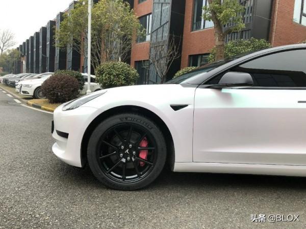 BLOX 改裝集-超甜小姐姐的最愛，特斯拉Model3改裝分享