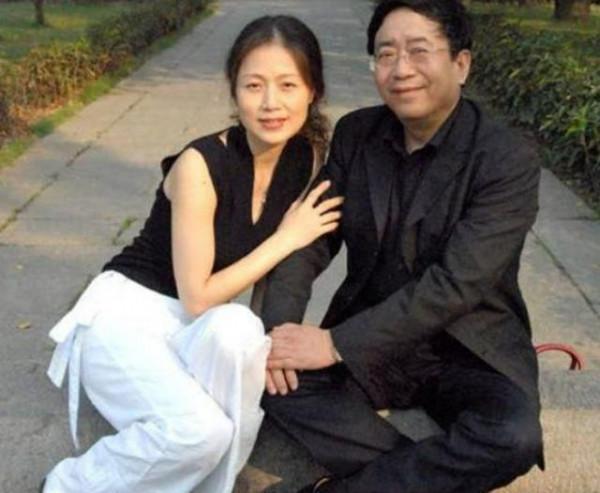 餘秋雨的另一面：拋棄髮妻李紅，另娶小16歲馬蘭，前妻怒斥偽君子