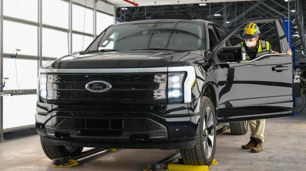 純電動福特F150 Lightning皮卡首批次產車型下線 或2022年春季發售