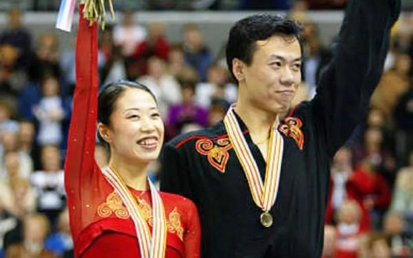 申雪趙宏博是我國冰滑雙料冠軍，退役後從事冰滑教練和管理工作