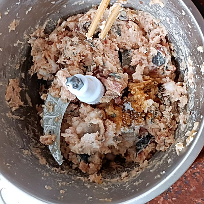 五郞草塘蝨魚釀青椒這樣做也太好吃了，每天下飯都靠它