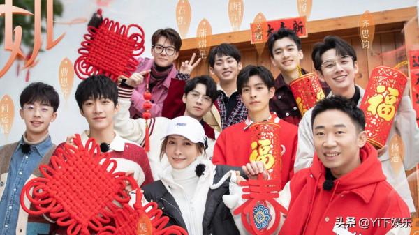 《名偵探學院》：何運晨這人能處，不光找線索，還不忘開導NPC