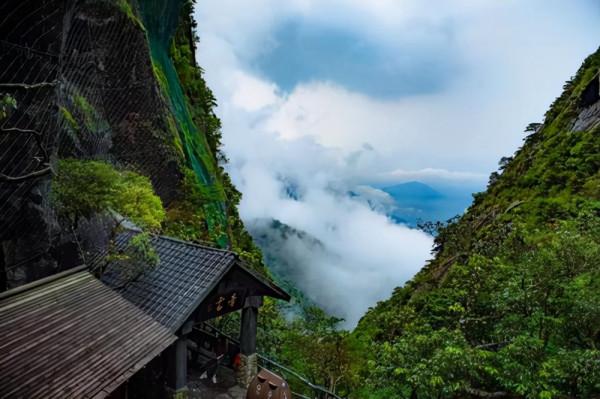 江西一旅遊風景區走紅，擁有瀑布200餘處，姿態各異值得一去