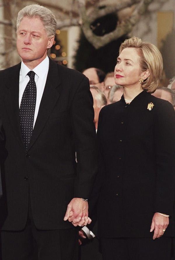 萊溫斯基：年輕時情迷克林頓，她以為的愛情，不過是對方的調味品