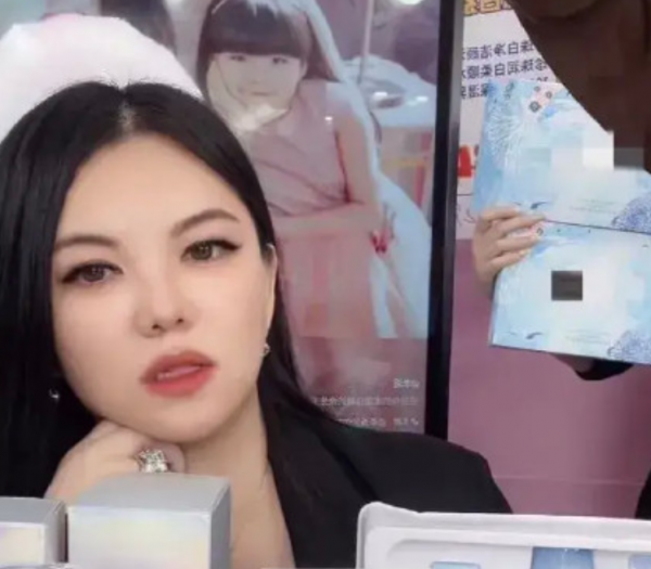 王嶽倫宣佈已和李湘離婚,還爆料對方已有新歡,被吐槽火速刪文 王嶽倫宣佈已和李湘離婚,還爆料對方已有新歡,被吐槽火速刪文