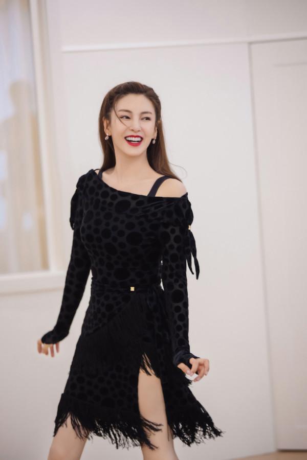 張雨綺又換新男友，兩段婚姻，八段情史，獅子女都是吸渣體質嗎？