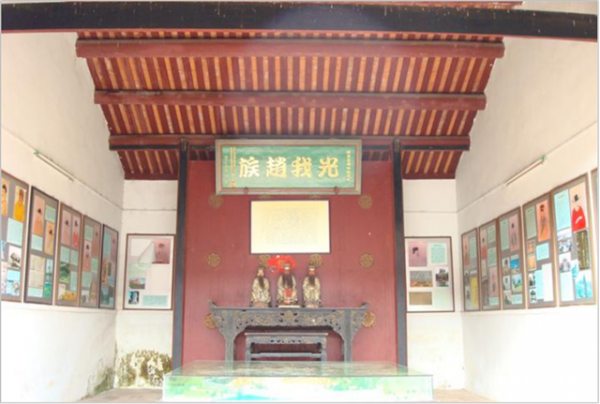 老農在自家菜園發現古石碑，考古學家研究後說：敢問祖上何人？