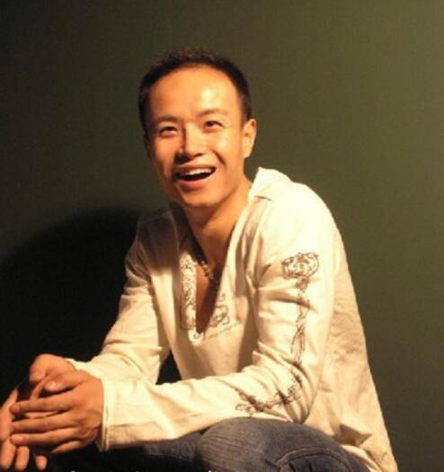 3次婚姻4次創業，得罪5大腕後想當和尚，樂嘉自毀路上的瘋狂往事