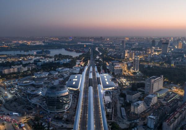 ‘霸佔’2021年中國地標建築的材料：陽極氧化鋁板