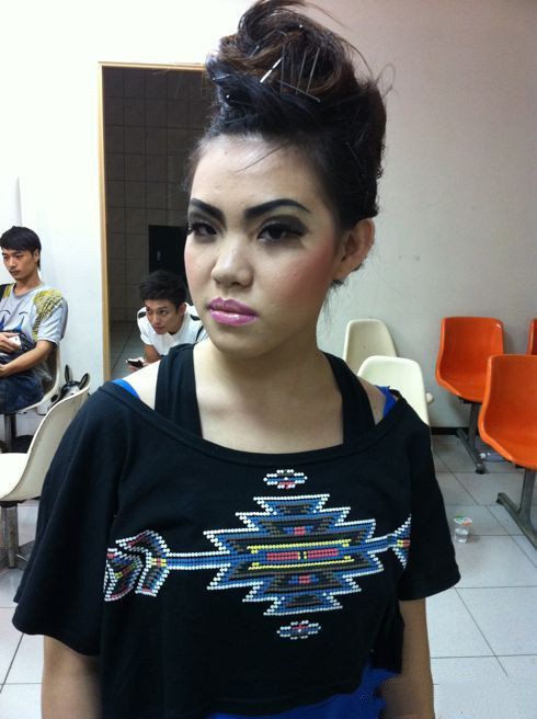 孝順的謝依霖：28歲嫁經紀人，30歲生二胎，成名後為父母買房