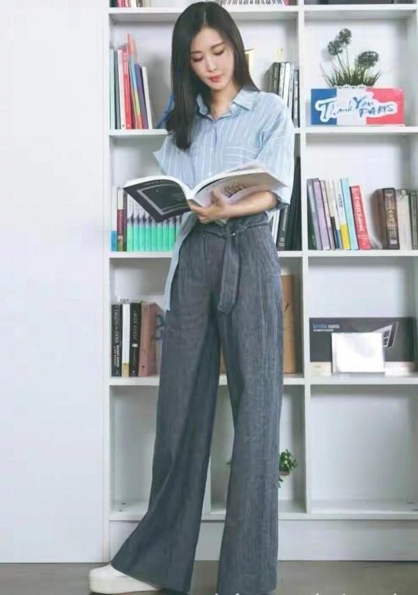 王石和田樸珺才是真感情,相伴出席活動,衣品高階甜蜜感爆棚 王石和田樸珺才是真感情,相伴出席活動,衣品高階甜蜜感爆棚