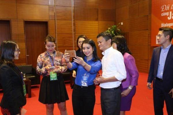 五年前，與馬雲對話的越南大學校花，後來怎樣了？