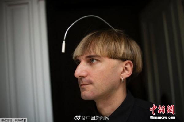 西班牙藝術家在頭骨中永久植入天線 能感知紅外線