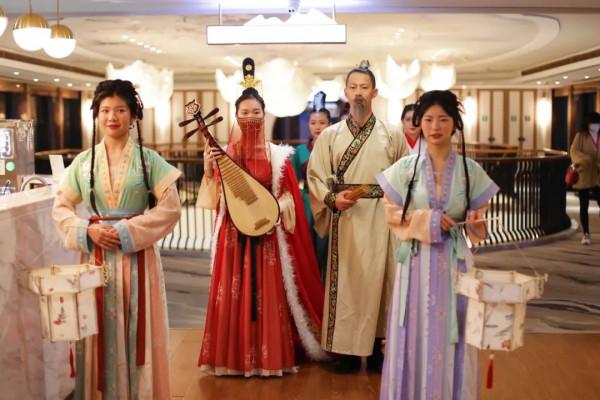 宜昌旅行最不容錯過:夜遊長江,翻越葛洲壩,現實版的水漲船高 宜昌旅行最不容錯過:夜遊長江,翻越葛洲壩,現實版的水漲船高