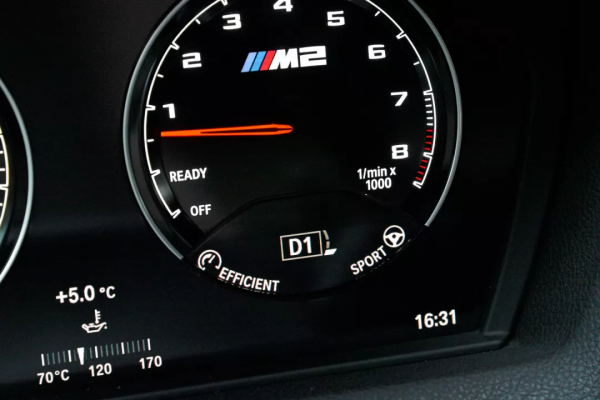 純正寶馬駕控,短小車身,前置後驅,4.2秒破百——二手 寶馬M2 純正寶馬駕控,短小車身,前置後驅,4.2秒破百——二手 寶馬M2