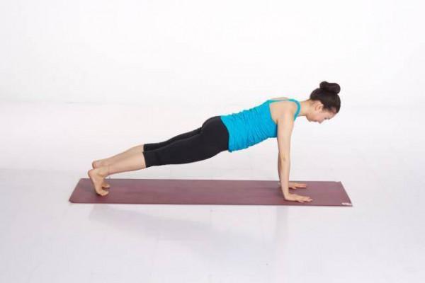 駝背姿勢不端正？6個改善你姿勢的方法，改善你的脊柱和骨盆肌肉