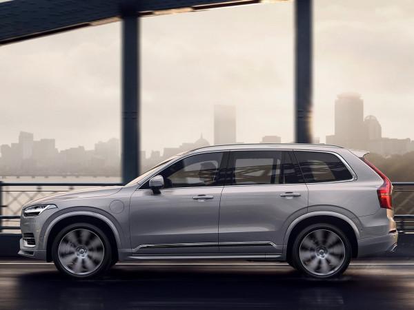 純進口豪華中大型SUV沃爾沃XC90，2.0T爆發300馬力，檔次不輸Q7