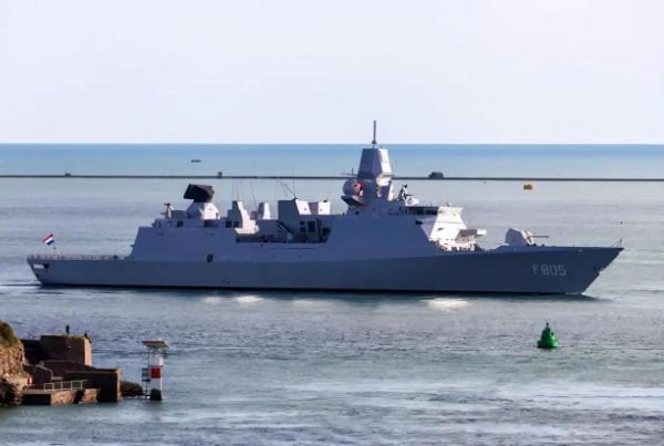 “七省”級護衛艦圖集（132圖）