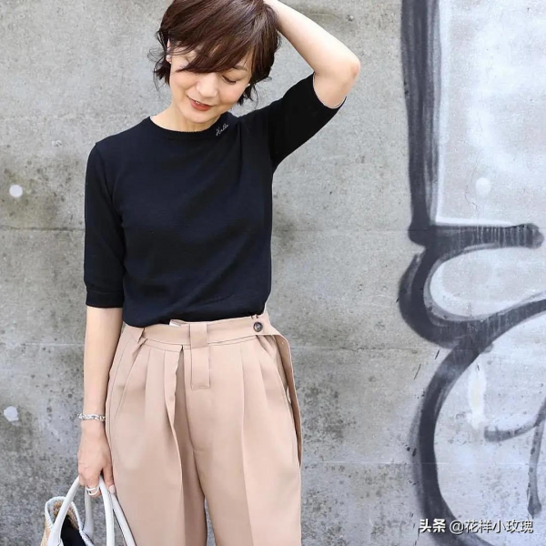 五六十歲不想有“大媽感”？看52歲的福岡佳子，優雅又減齡