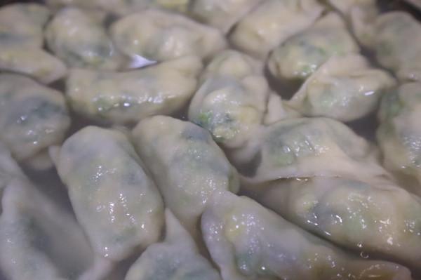 拌韭菜餡，切記&OpenCurlyDoubleQuote;3不放&rdquo;，有的人不懂，放錯了不鮮還有怪味