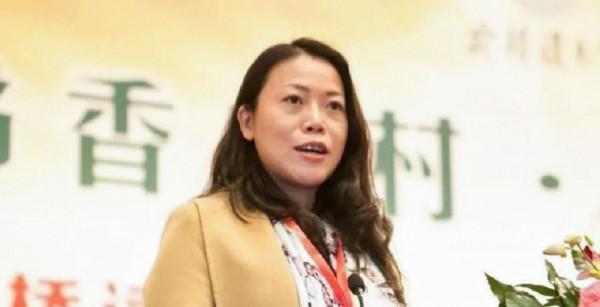碧桂園女總裁楊惠妍：嫁清華才子，國內捐款數10億，低調行事