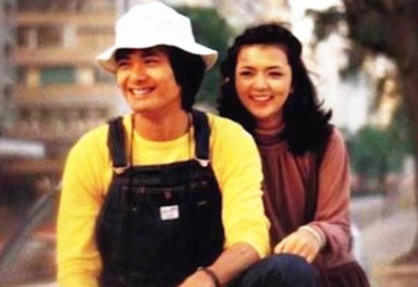 廖啟智去世6個月!妻子與一眾TVB花旦過中秋,走出陰霾展露笑顏 廖啟智去世6個月!妻子與一眾TVB花旦過中秋,走出陰霾展露笑顏