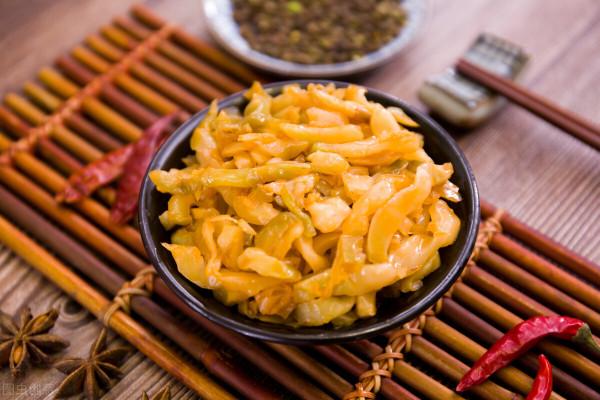 越上歲數的人,越要管住嘴!提醒:這6種食物,老年人要儘量少吃 越上歲數的人,越要管住嘴!提醒:這6種食物,老年人要儘量少吃