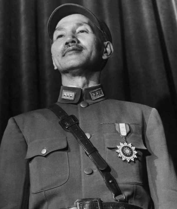 馬鴻逵晚年有多慘？被老蔣清算，帶3老婆逃美國，生活卻雞飛狗跳