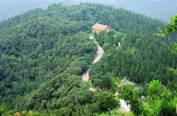 這個太行山餘脈進入京城的最後一道山樑，雪後有意想不到的美