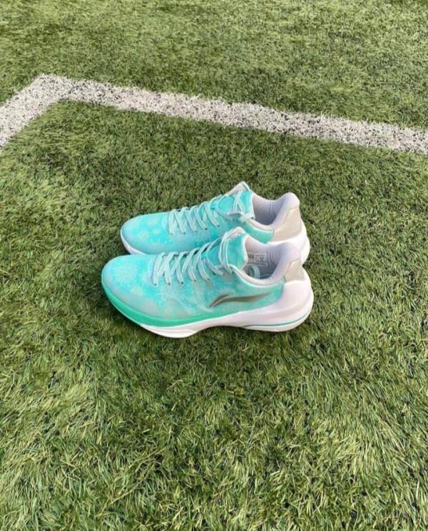 李寧閃擊三測評 李寧閃擊三測評