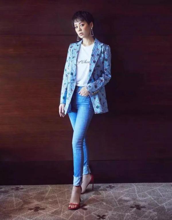 寧靜現身活動生圖曝光,網友:明顯沒有加濾鏡,果然是47歲了 寧靜現身活動生圖曝光,網友:明顯沒有加濾鏡,果然是47歲了