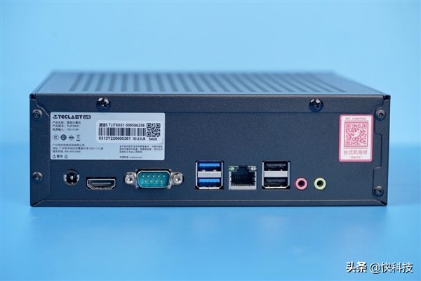 體積僅2&period;5L 個頭小如手機！臺電凌瓏S主機開箱圖賞