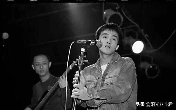 90年代走紅的搖滾歌手現狀，有人離世有人發瘋，竇唯一蹶不振