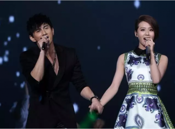 娛樂圈夫妻檔虐狗哪家強？我只服他們這幾對