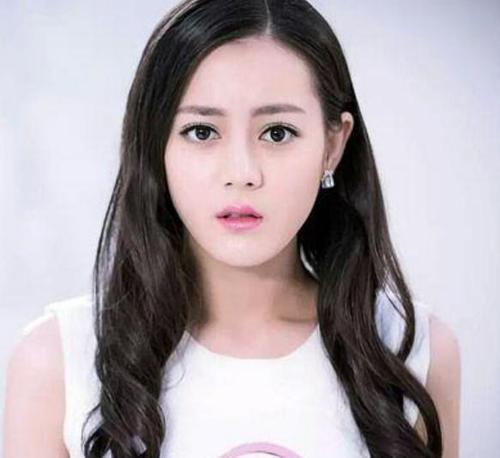 女明星出圈妝容盤點！熱巴AI妝、歐陽娜娜千金妝，鞠婧禕港風妝等