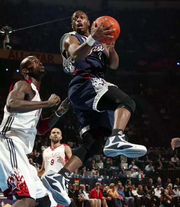 籃球鞋越輕越好,高幫比低幫更安全?這4個“買鞋誤區”你要知道 籃球鞋越輕越好,高幫比低幫更安全?這4個“買鞋誤區”你要知道