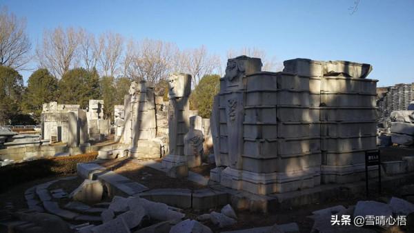 北京：圓明園遺址公園一一殘垣斷壁