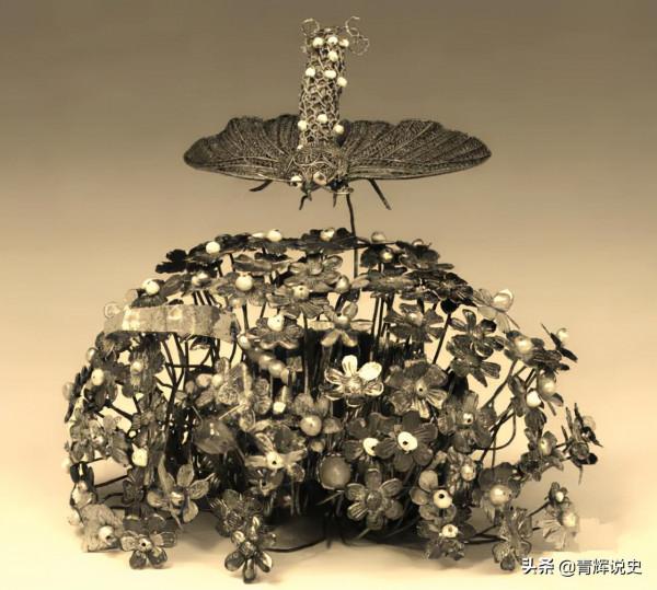 50年代神秘古墓現身,墓內先看詛咒令人膽怯,背後卻是無盡地愛 50年代神秘古墓現身,墓內先看詛咒令人膽怯,背後卻是無盡地愛