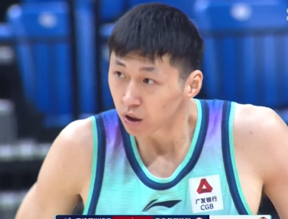 83-110吞慘敗，CBA魚腩隊又輸了，雙外援才22分，主教練一臉無奈