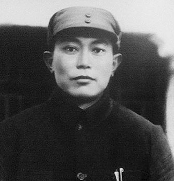 5師5師，五萬雄師！李先念這支新四軍為何獨樹一幟、自成體系？