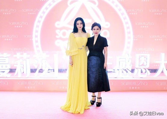 范冰冰獨自看展,穿衛衣配短靴樓道里擺pose,見弟弟相框俏皮合拍 范冰冰獨自看展,穿衛衣配短靴樓道里擺pose,見弟弟相框俏皮合拍