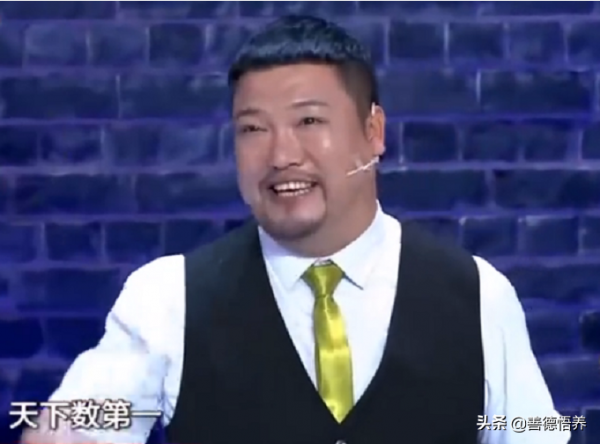 拍馬屁的功夫,賈冰認第二,沒人敢認第一。是頭套遮住了你的光芒 拍馬屁的功夫,賈冰認第二,沒人敢認第一。是頭套遮住了你的光芒