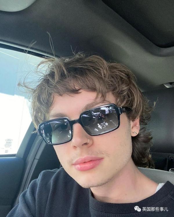 一波贏了基因彩票的星二代，完美的遺傳了父母的美貌