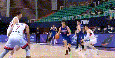 14中11!艾孜麥提大秀中投,楊毅讚歎:像劉玉棟長著王治郅的左手 14中11!艾孜麥提大秀中投,楊毅讚歎:像劉玉棟長著王治郅的左手