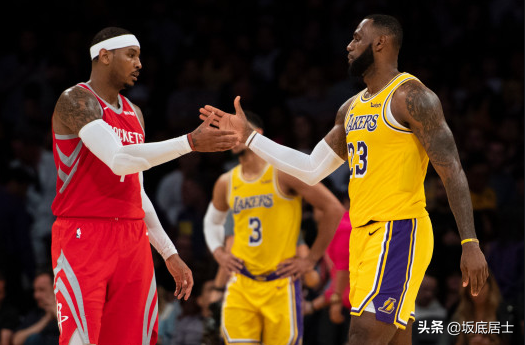 安東尼:我覺得是勒布朗逼我加盟的!詹姆斯:救命之恩不該還嗎? 安東尼:我覺得是勒布朗逼我加盟的!詹姆斯:救命之恩不該還嗎?