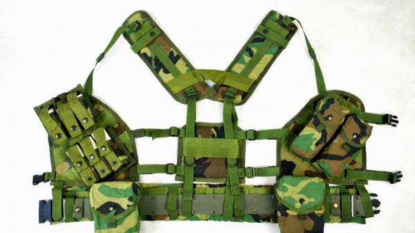 中國81式胸掛，雖然效能並不出色設計保守，但卻終能成為一代經典