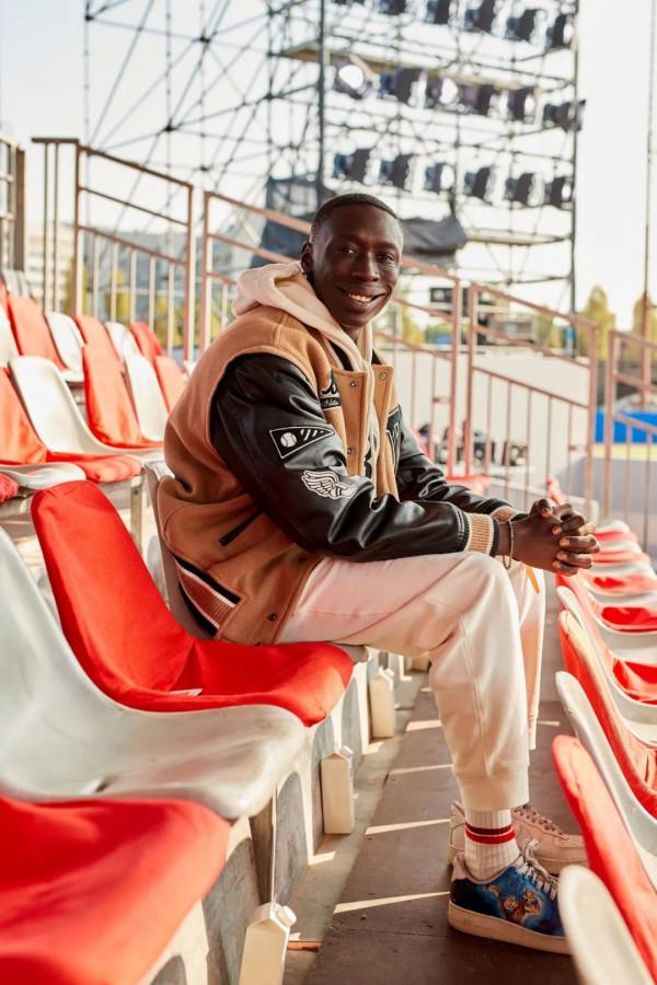 在棒球比賽場地看秀是種什麼體驗？