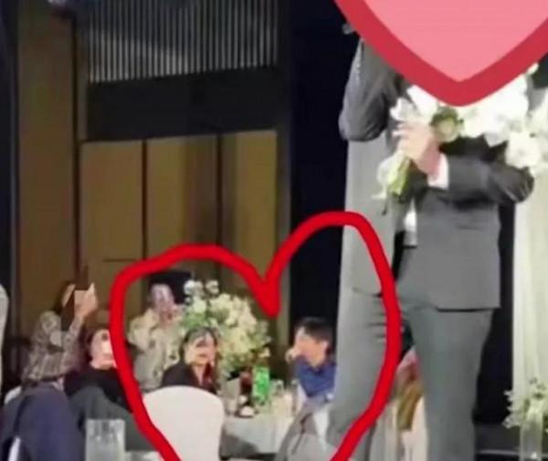 王歐現身妹妹婚禮，疑帶男友見家長